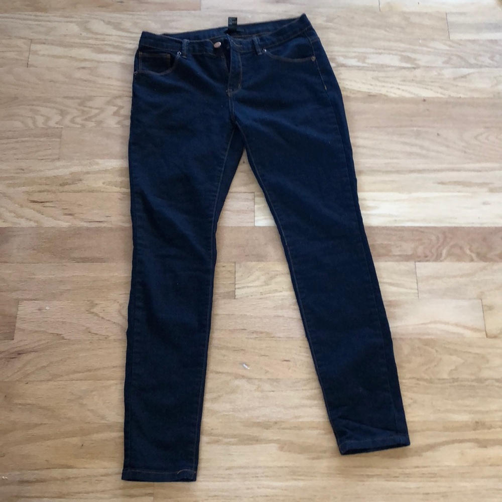 2FOR15✅ Forever21 Skinny Jeans - LIKE NEW - Picture 2 of 3